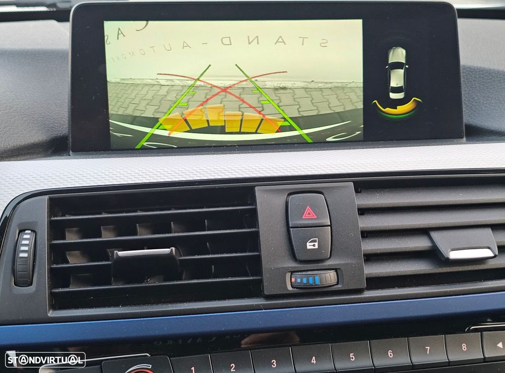 BMW 320 i Touring Pack Desportivo M - 32
