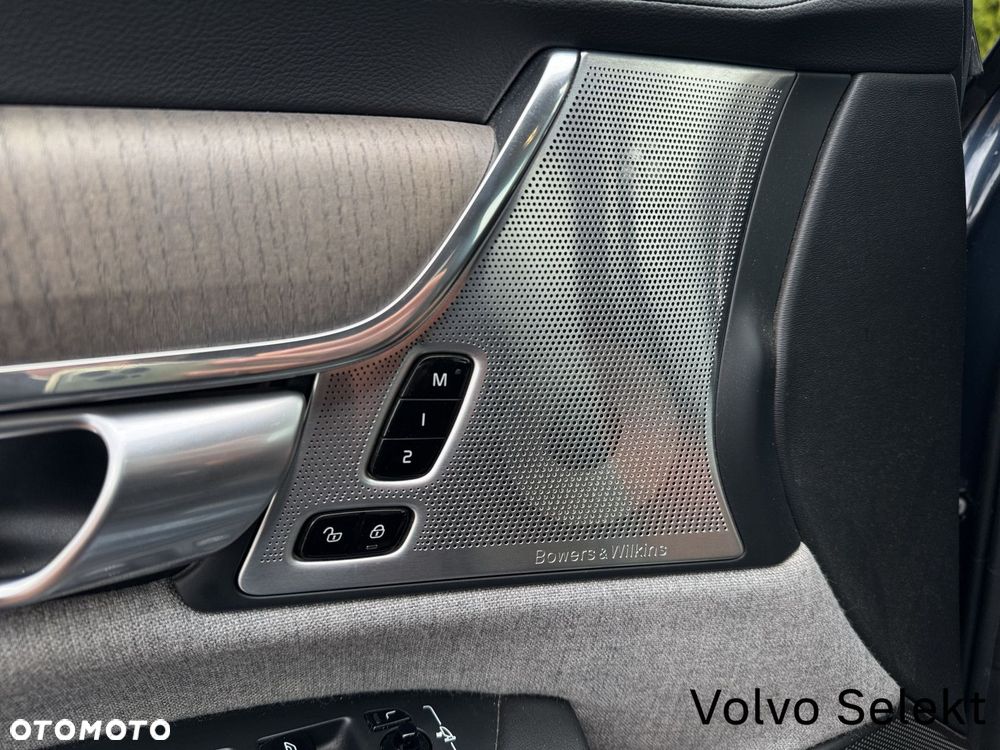 Volvo S90 T8 AWD Plug-In Hybrid Ultimate Dark - 19