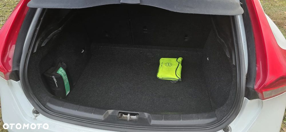 Volvo V40 D4 Drive-E Momentum - 8