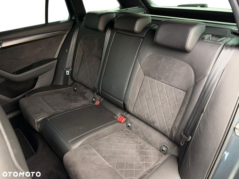 Skoda Superb 2.0 TDI SCR 4x4 Sportline DSG - 28