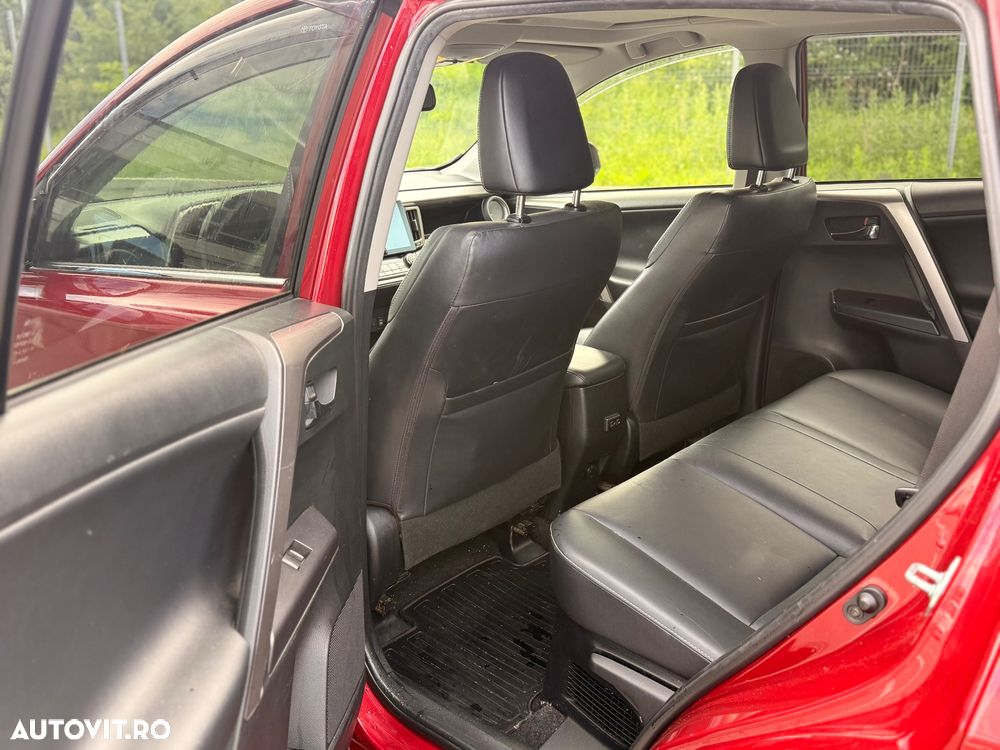 Toyota RAV4 - 6