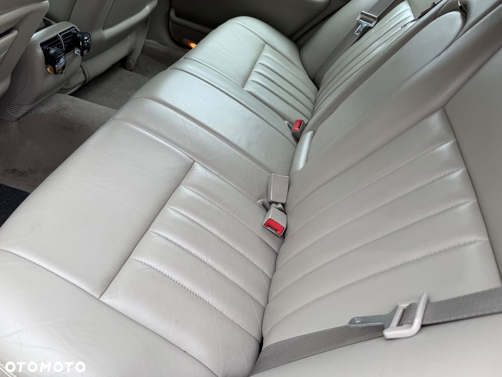 Lincoln Town Car 4.6 Signature - 26