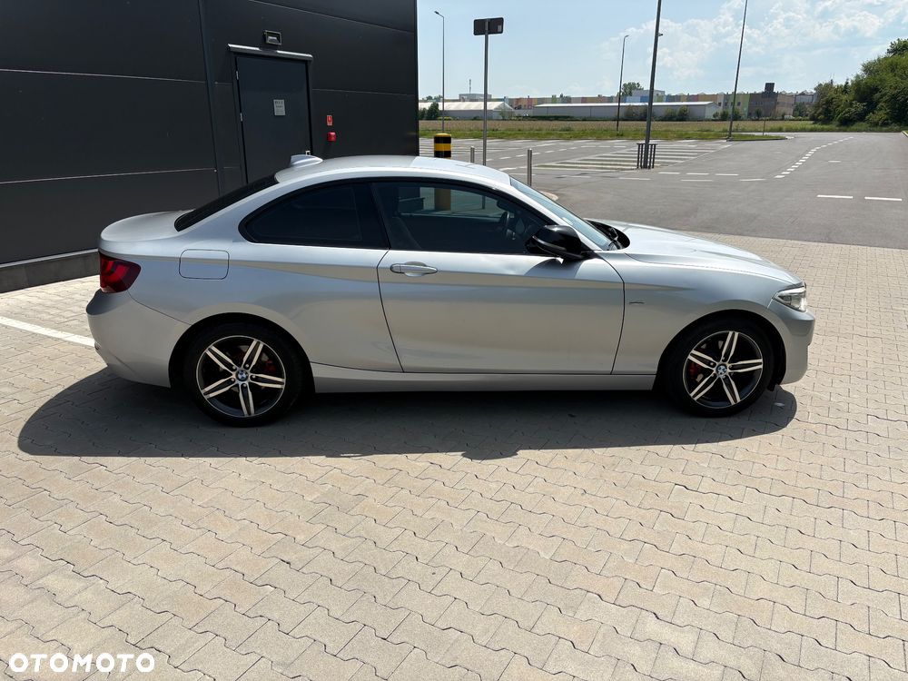 BMW Seria 2 218d Sport Line - 11