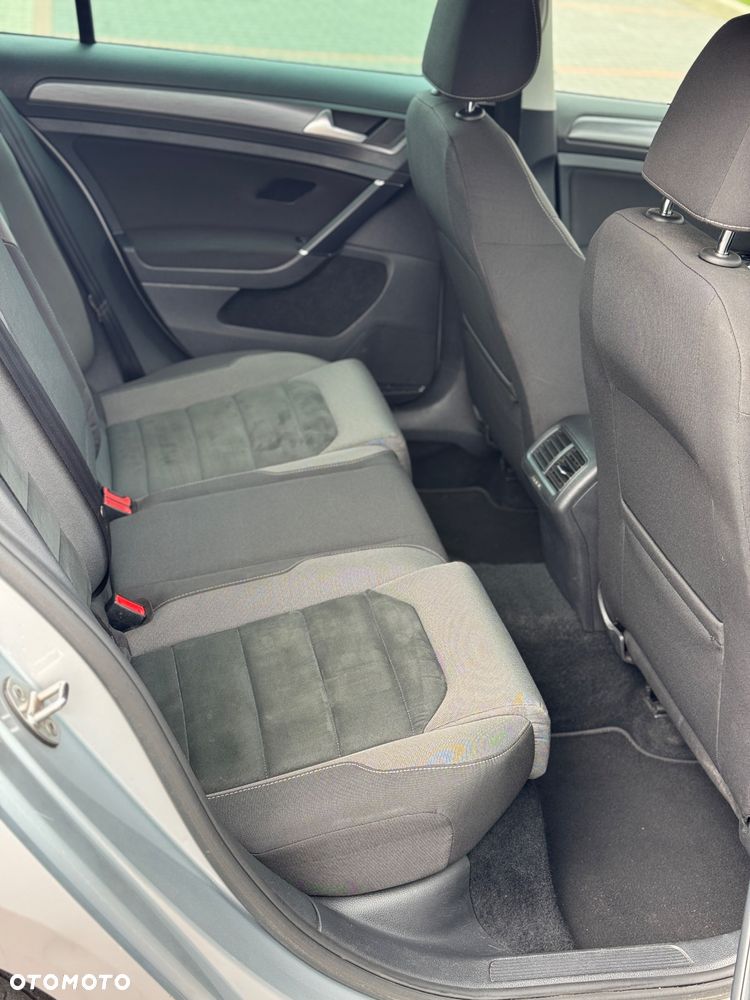 Volkswagen Golf 2.0 TDI SCR DSG Highline - 20