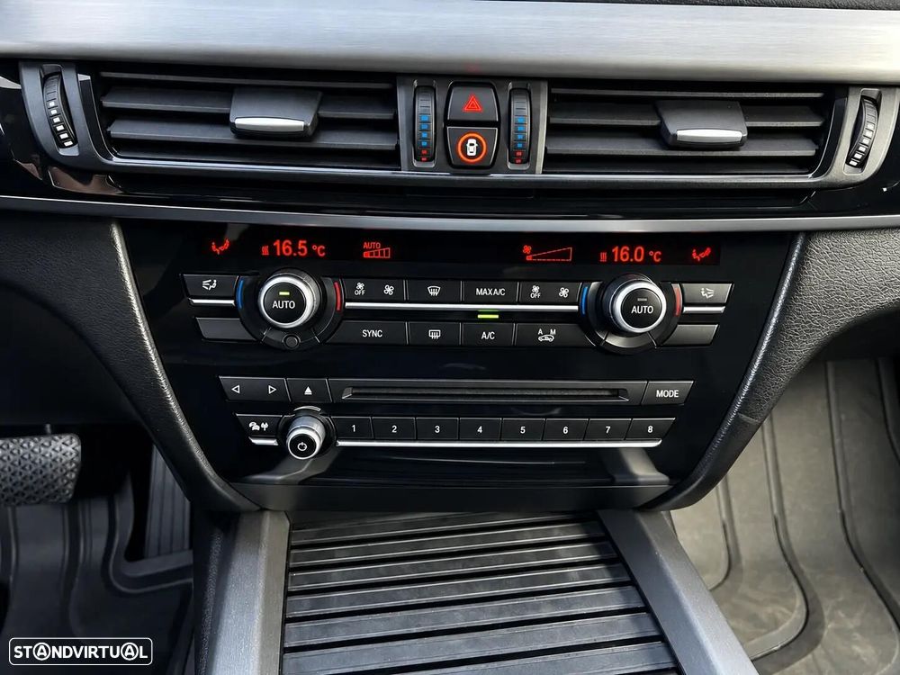 BMW X5 25 d sDrive Comfort 7L - 9