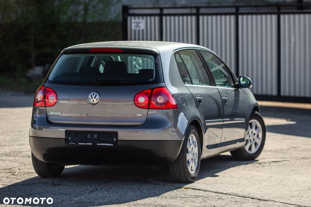 Volkswagen Golf 1.6 Comfortline - 10