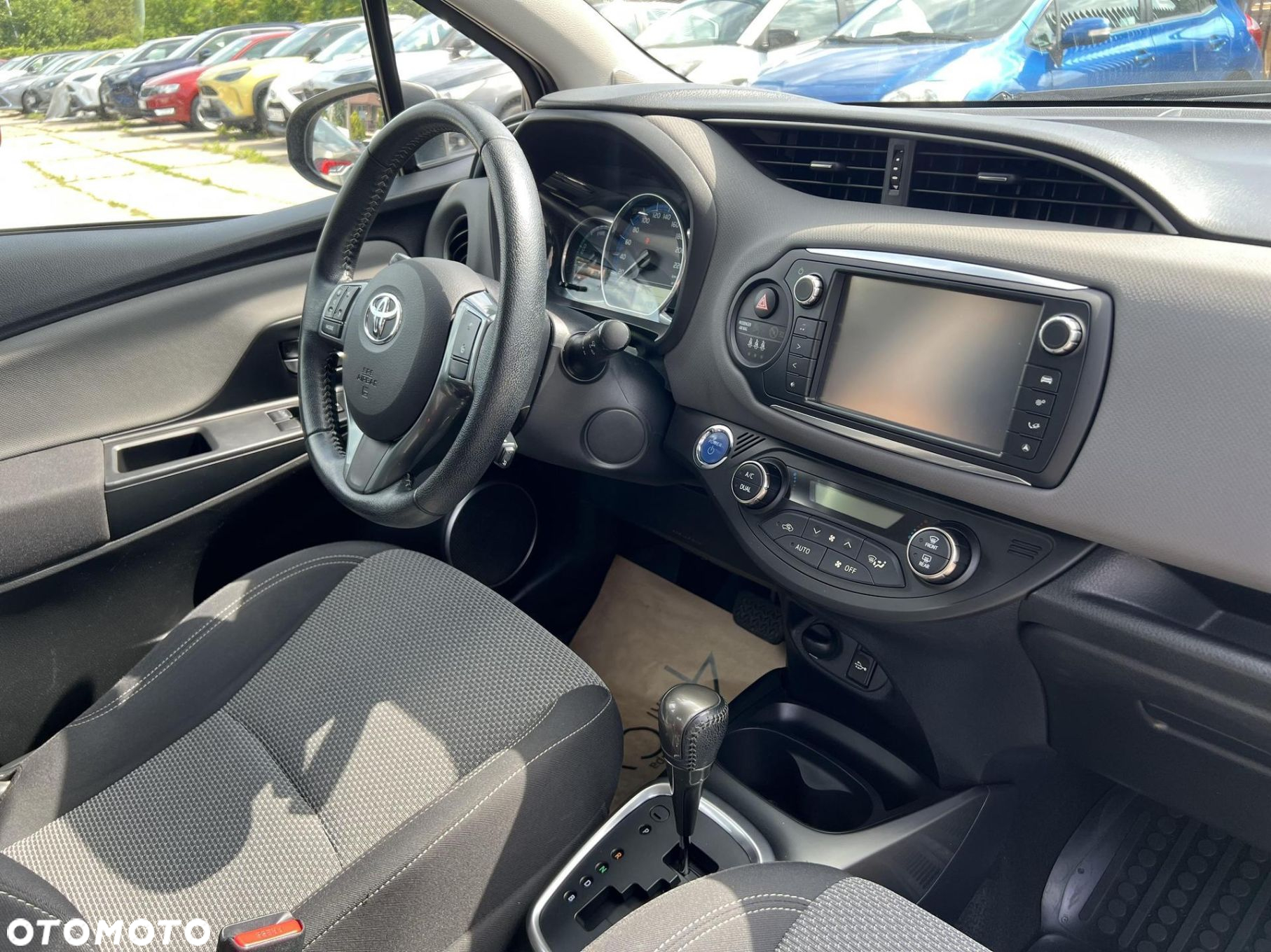 Toyota Yaris - 10