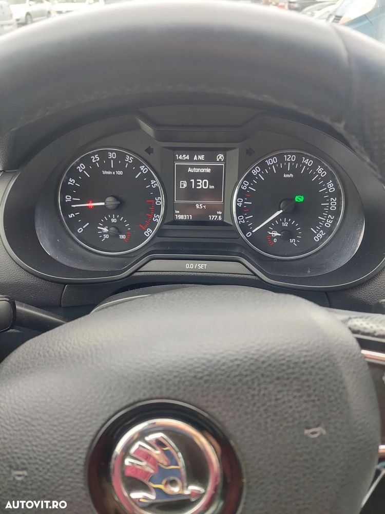 Skoda Octavia 2.0 TDI ELEGANCE DSG - 7