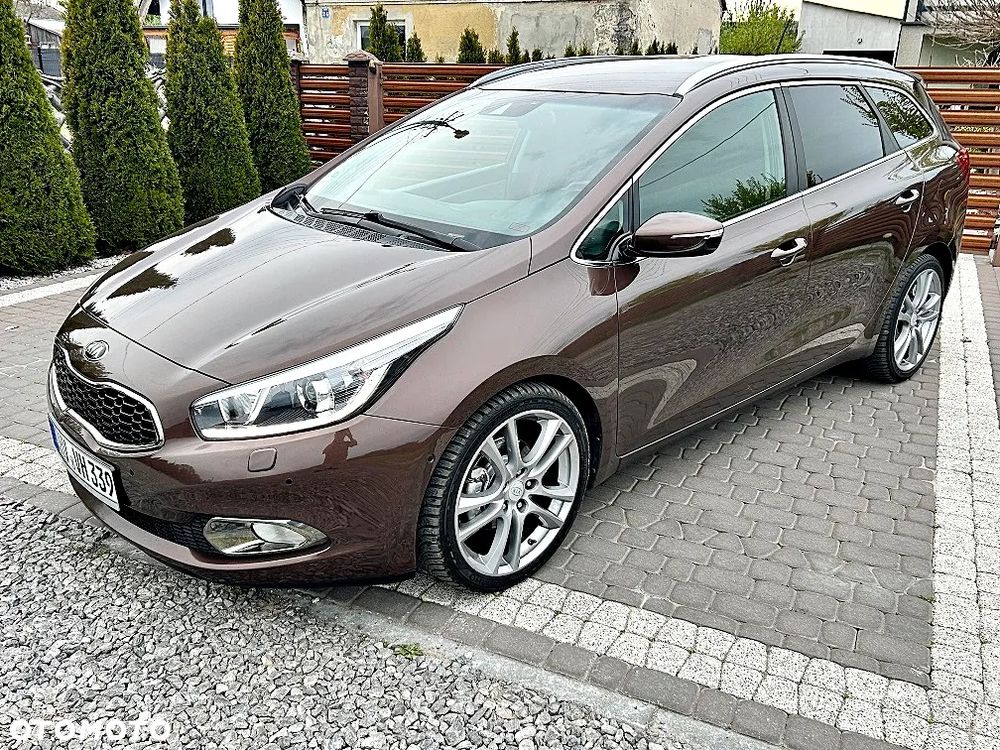 Kia Ceed - 10