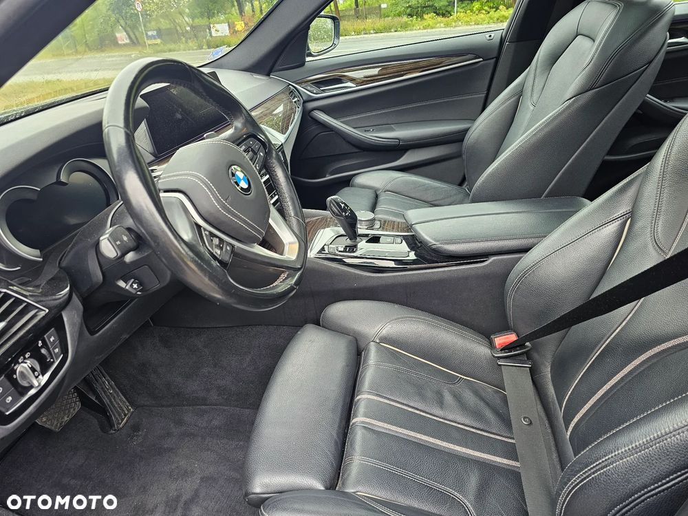 BMW Seria 5 530i xDrive Sport Line - 3