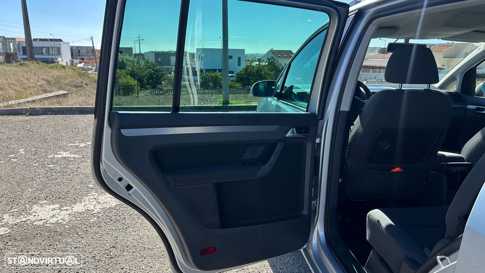 VW Touran 1.9 TDi Highline BlueM. 7L - 23