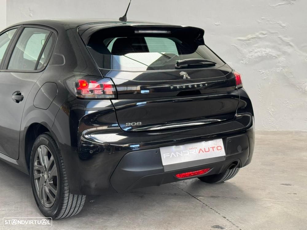 Peugeot 208 - 12