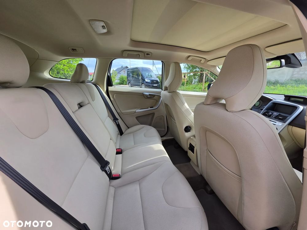 Volvo XC 60 D5 AWD - 13