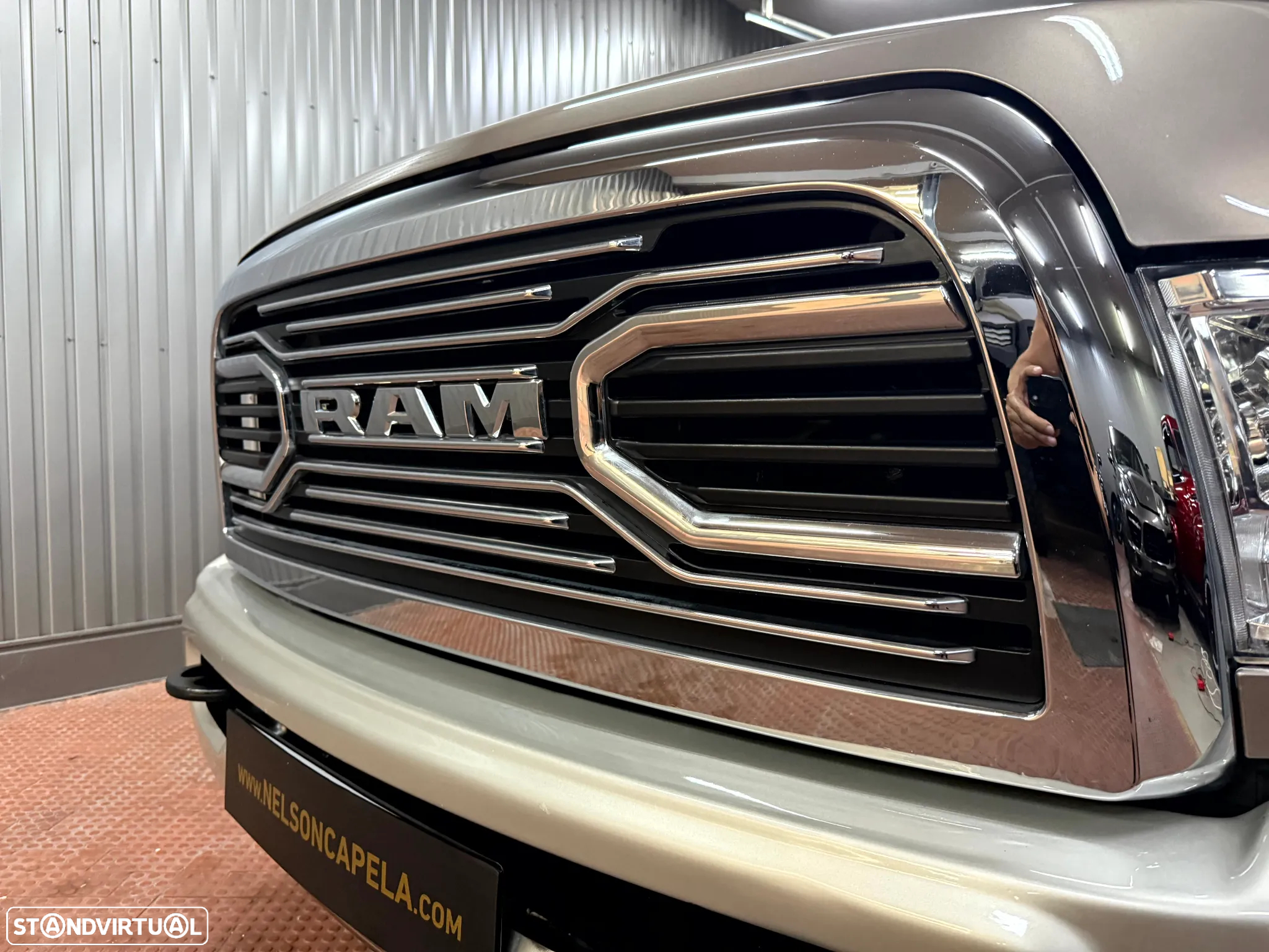 Dodge RAM 3500 Dually 6.7 Cummins Laramie - 43