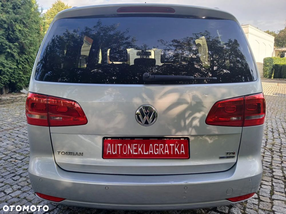 Volkswagen Touran - 10