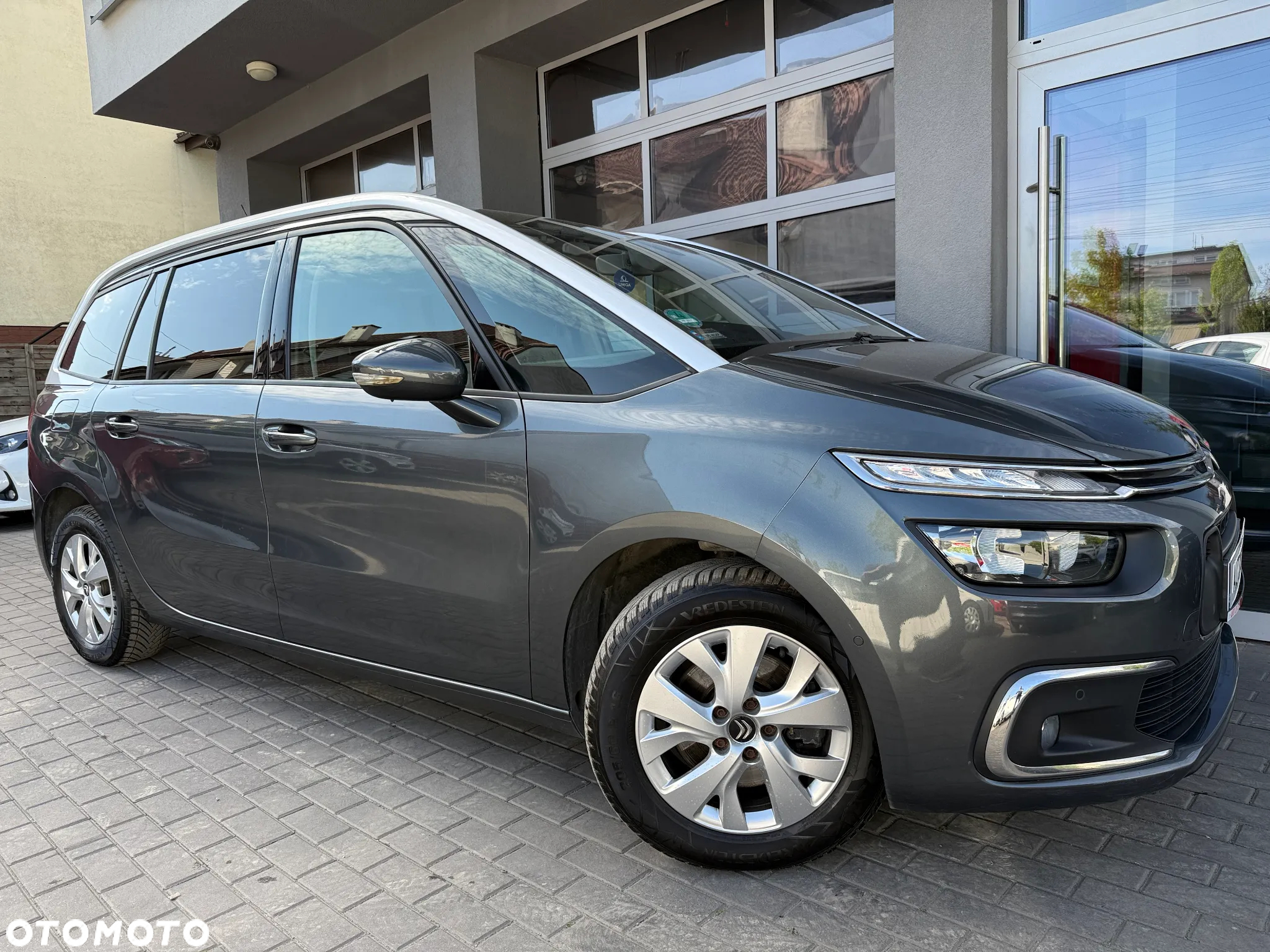 Citroën C4 Grand Picasso 1.6 THP MoreLife S&S EAT6 - 23
