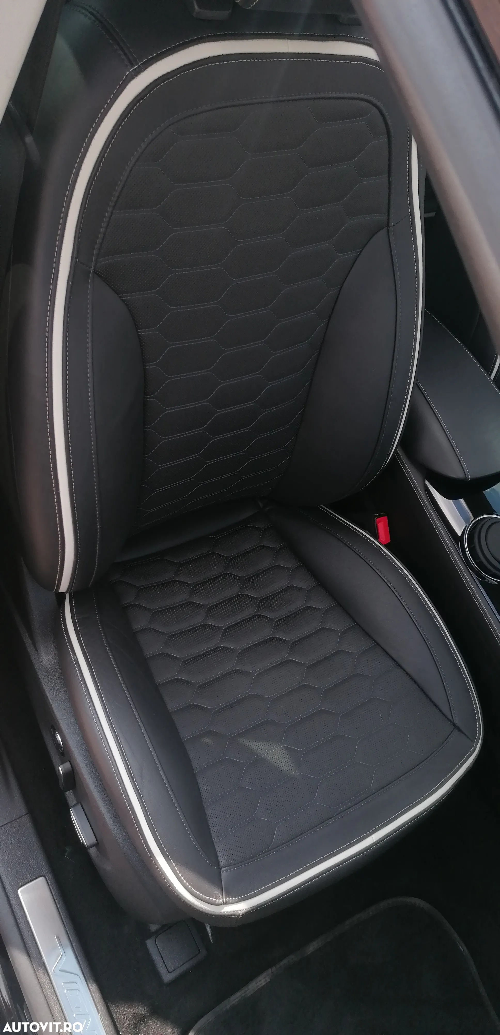 Ford Mondeo 2.0 HEV Vignale - 8