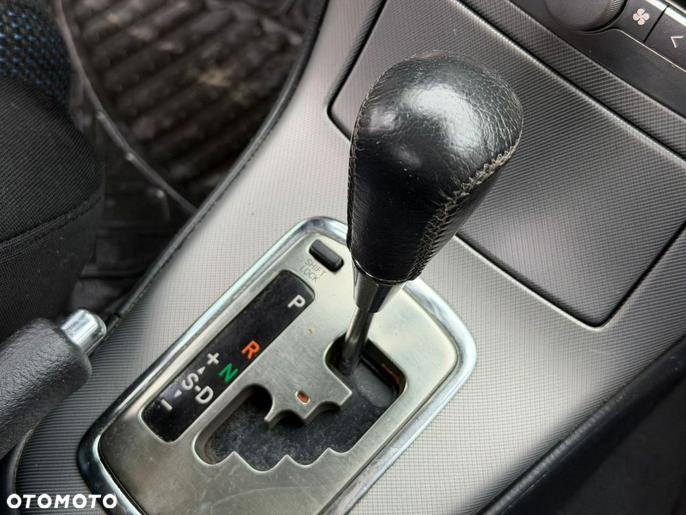 Toyota Avensis - 22