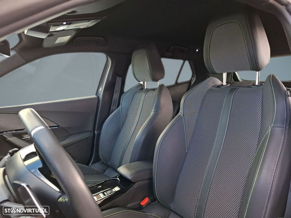 Peugeot 2008 1.2 Hybrid GT e-DCS6 - 11