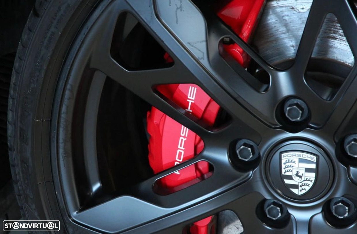 Porsche Taycan Cross Turismo 4S - 41