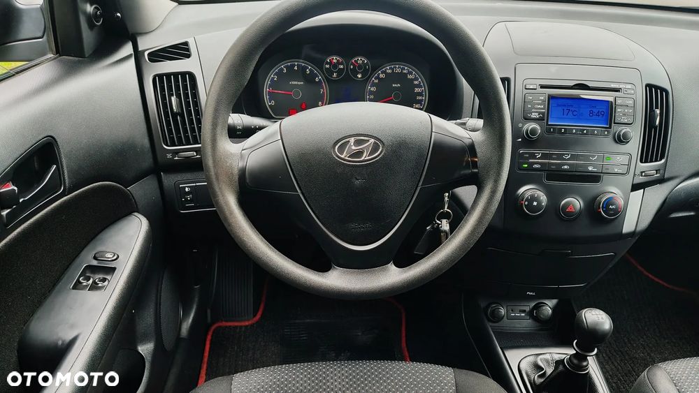 Hyundai i30 1.4 Base + - 18