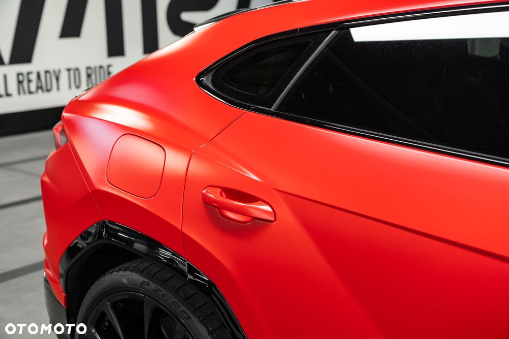 Lamborghini Urus Standard - 21