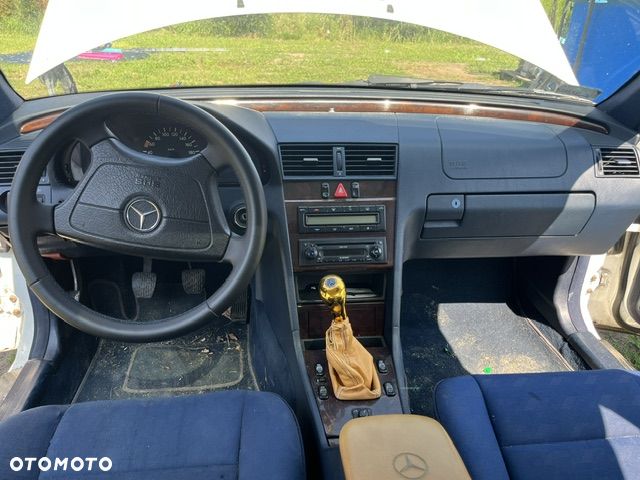 Mercedes-Benz Klasa C 250 T D Turbo Elegance - 16