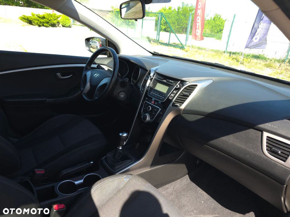 Hyundai i30 blue 1.4 Classic - 14