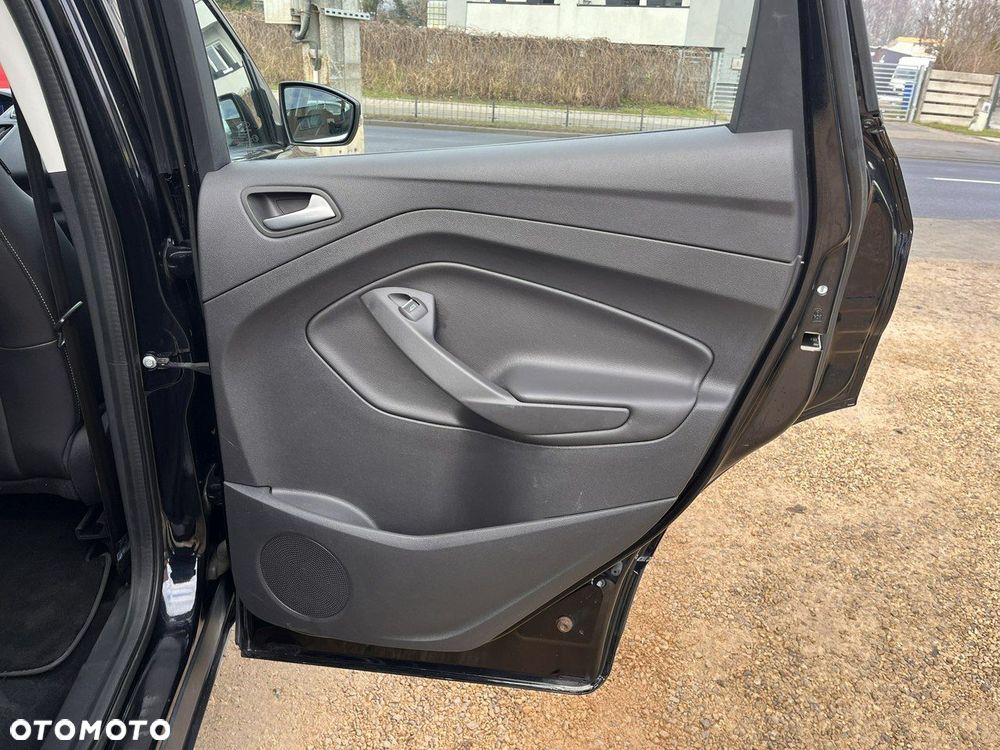 Ford Kuga 1.6 EcoBoost 2x4 Titanium - 26