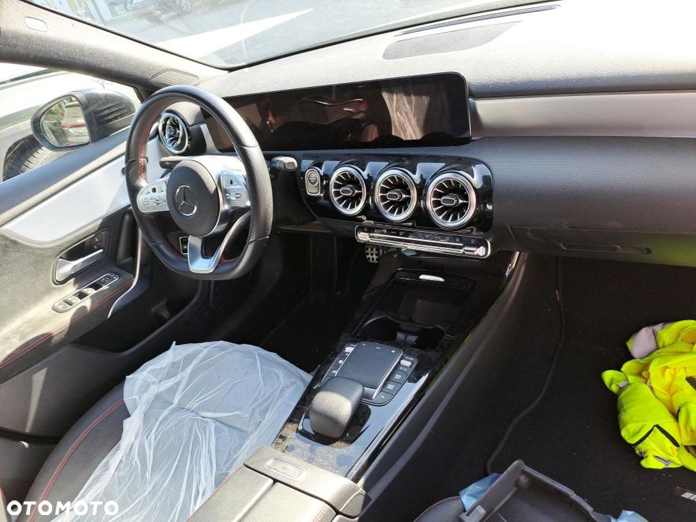 Mercedes-Benz Klasa A 250 e PHEV AMG Line 8G-DCT - 9