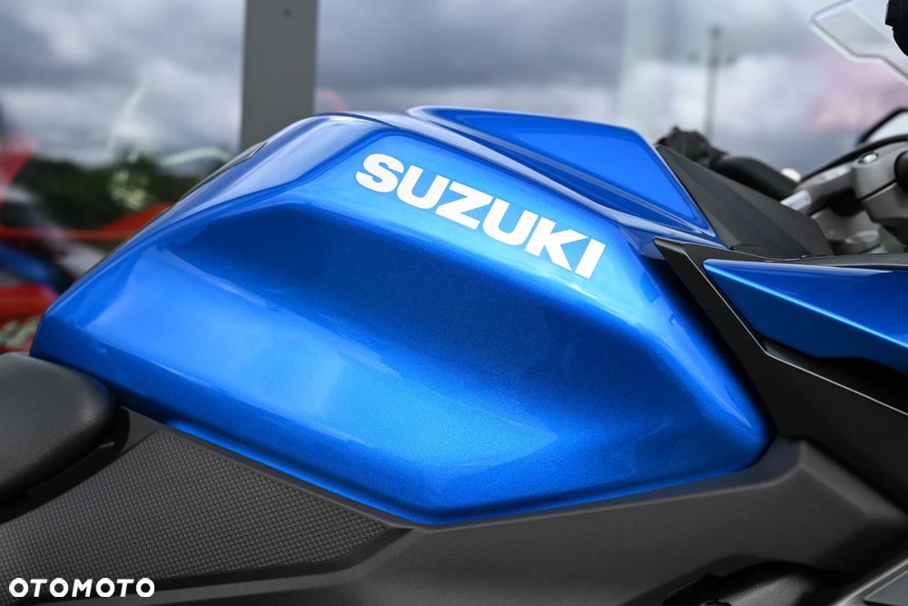 Suzuki GSX 1000 - 12