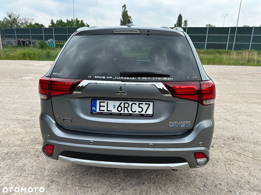 Mitsubishi Outlander Intense + - 13
