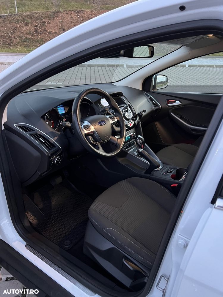 Ford Focus 2.0 TDCI DPF Powershift Titanium - 9