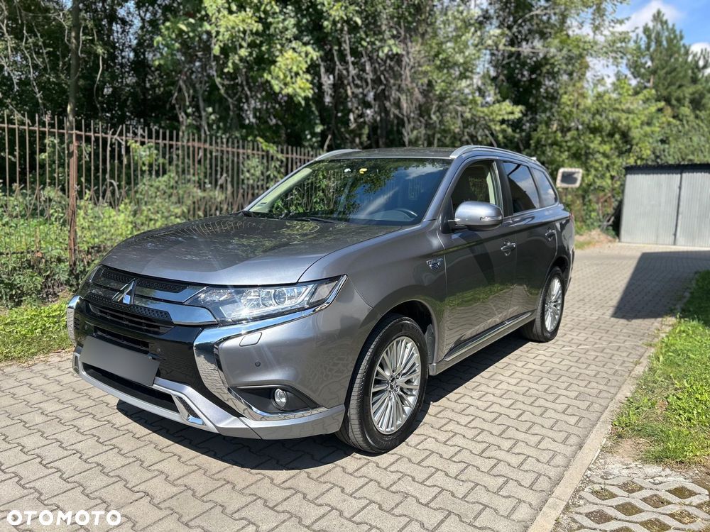 Mitsubishi Outlander Intense + - 2