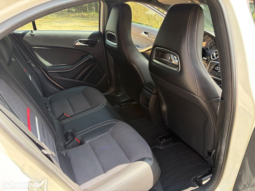 Mercedes-Benz A 180 CDI AMG Line - 12
