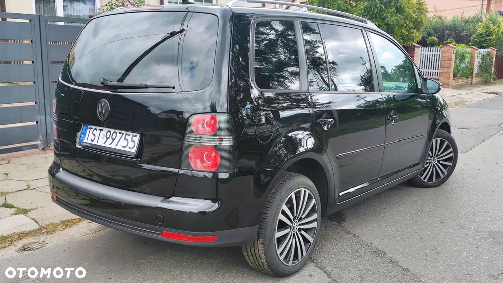 Volkswagen Touran 2.0 TDI DPF Highline - 32