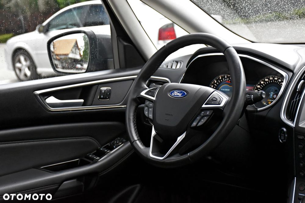 Ford S-Max 2.0 TDCi Titanium PowerShift - 38