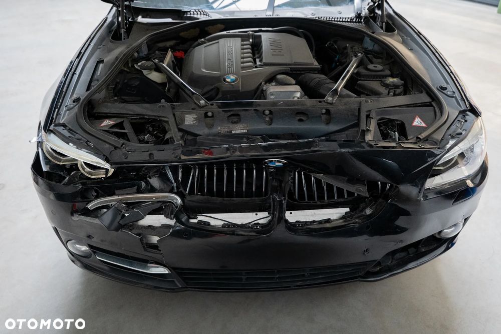 BMW Seria 5 535i xDrive - 28