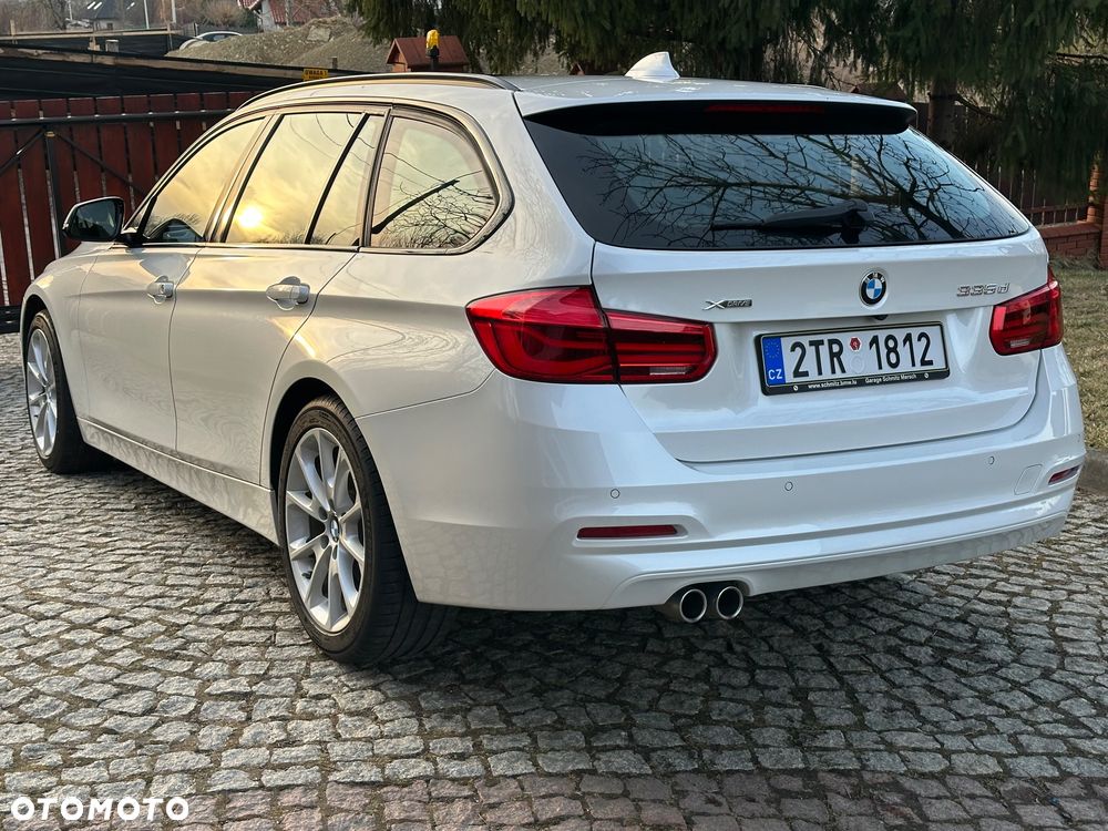 BMW Seria 3 335d Touring xDrive Luxury Line - 32