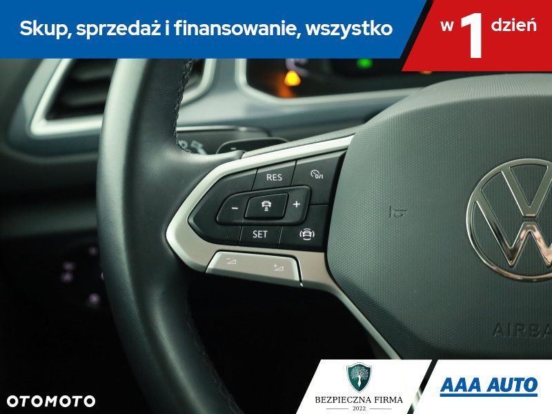 Volkswagen T-Roc - 17