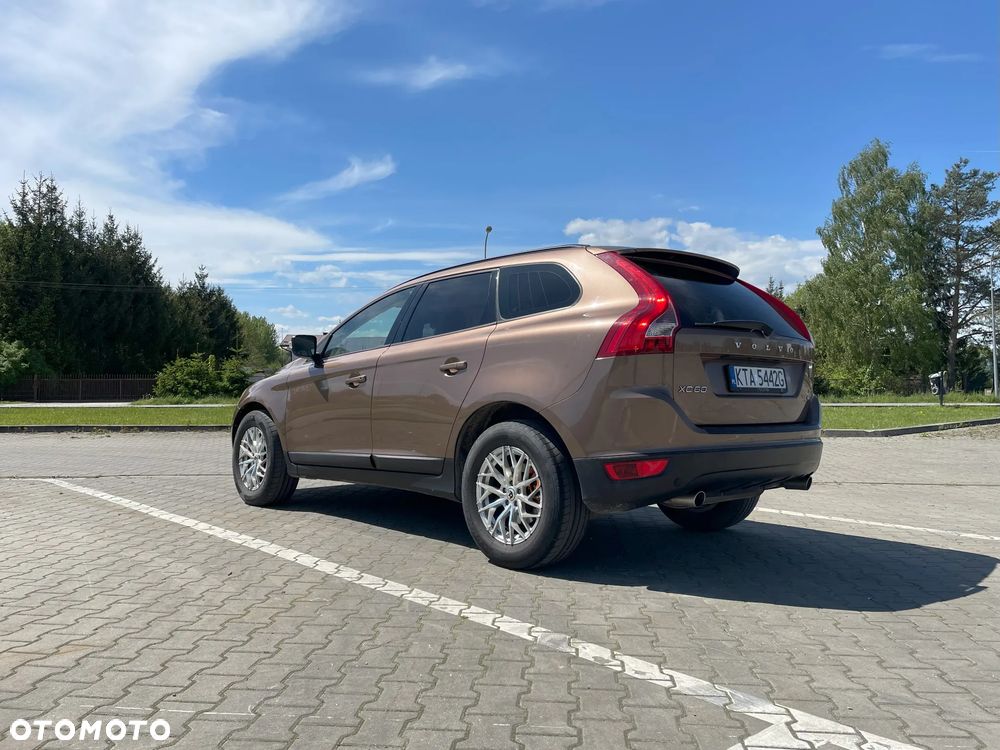 Volvo XC 60 D5 AWD - 6