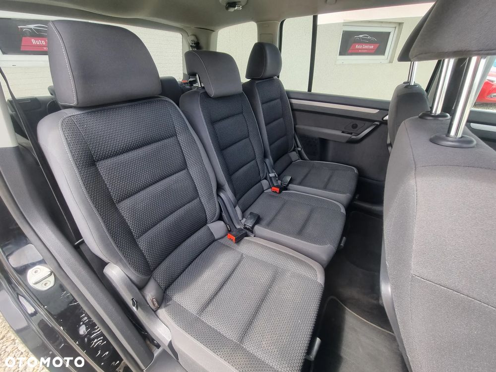 Volkswagen Touran 1.2 TSI STYLE - 10