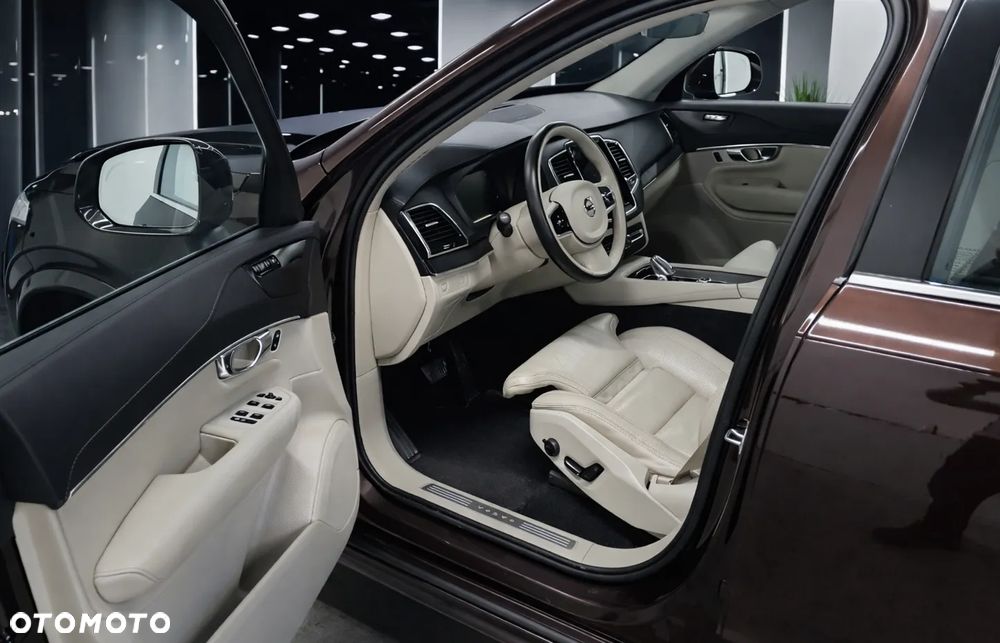 Volvo XC 90 B5 D AWD Inscription - 13