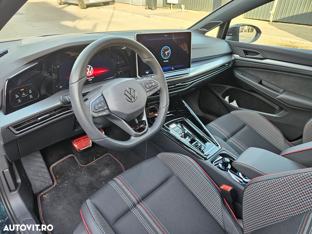 VOLKSWAGEN Golf 2026 — imagine 6
