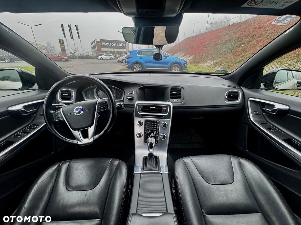 Volvo V60 Cross Country - 8