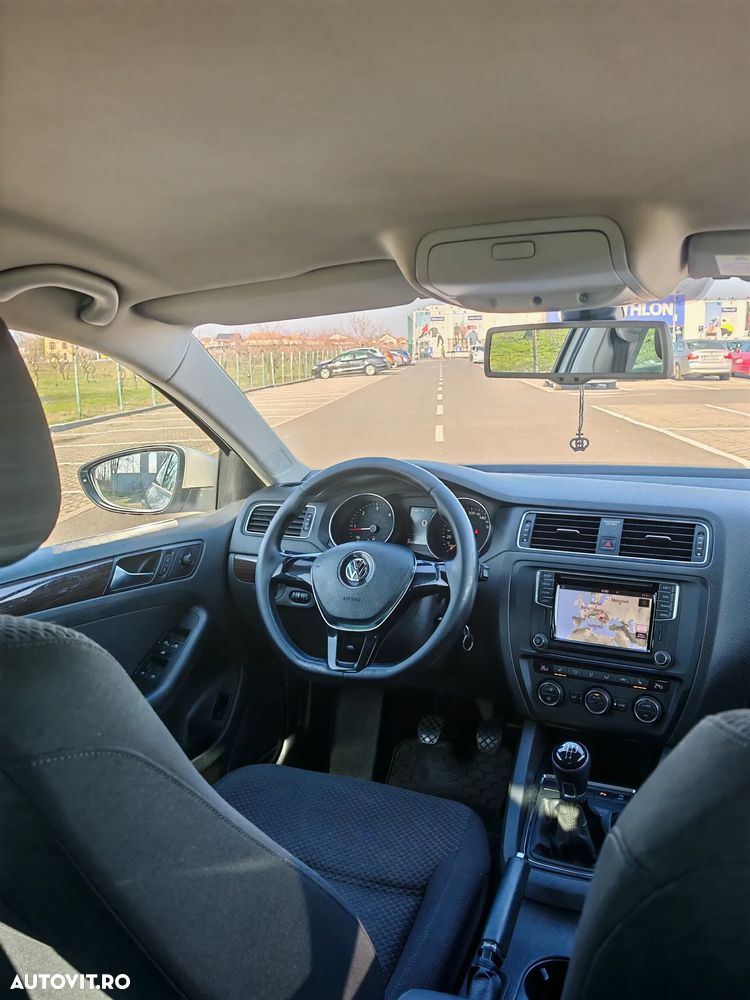 Volkswagen Jetta 2.0 TDI Comfortline - 7