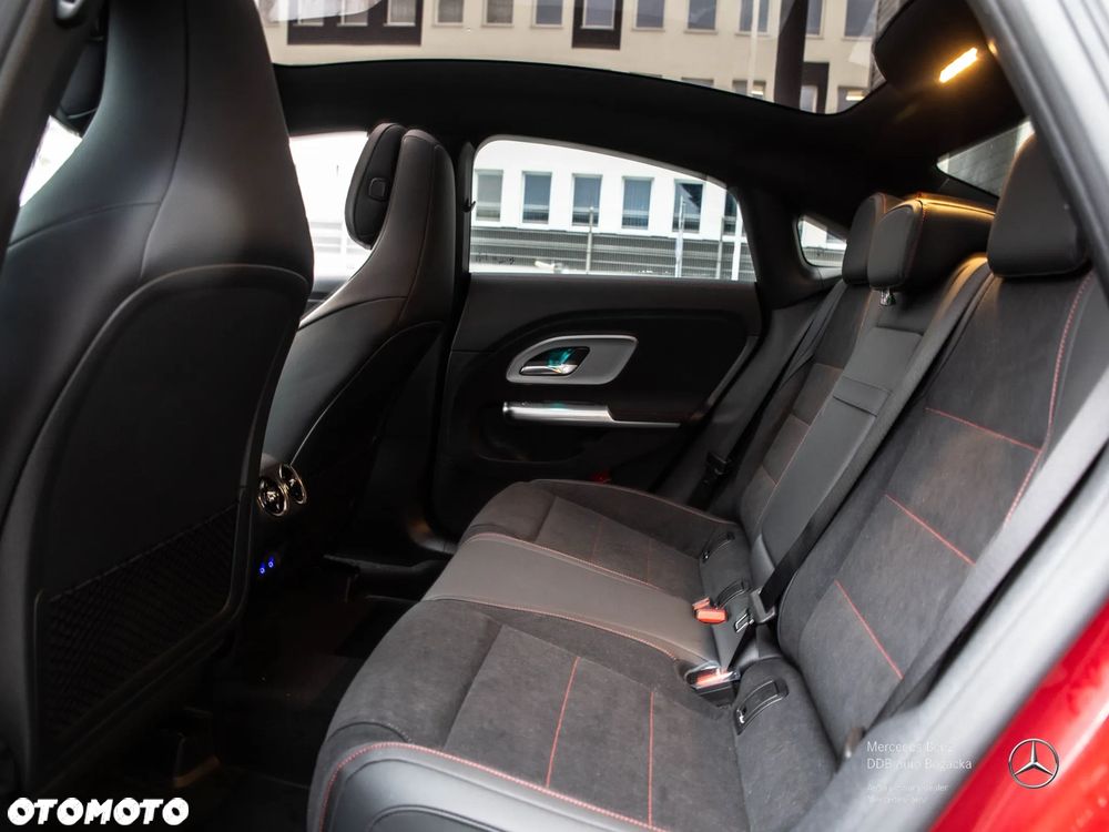 Mercedes-Benz CLA 220 mHEV 4-Matic 8G-DCT - 9