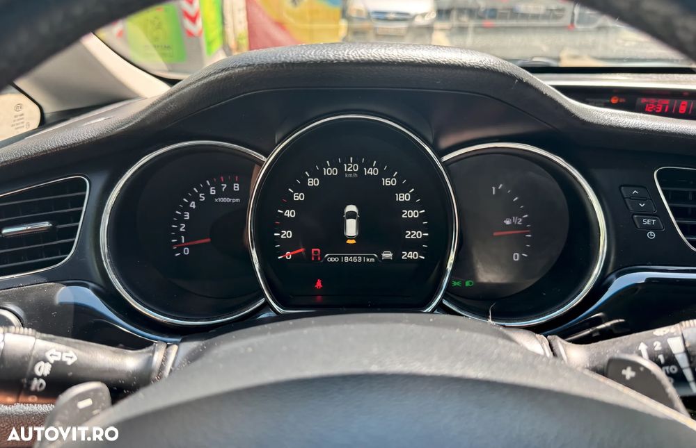Kia Ceed 1.6 GDI DCT Platinum Edition - 11