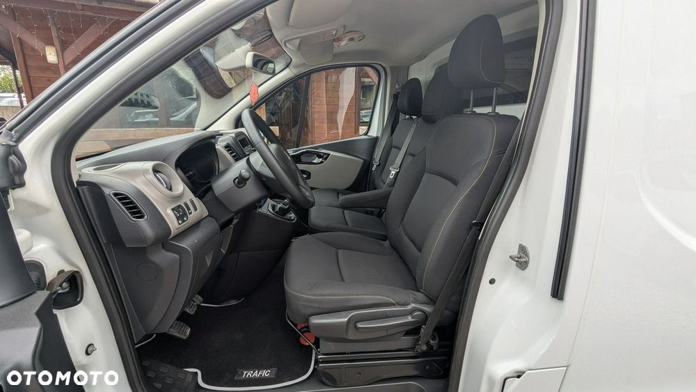 Renault Trafic - 16