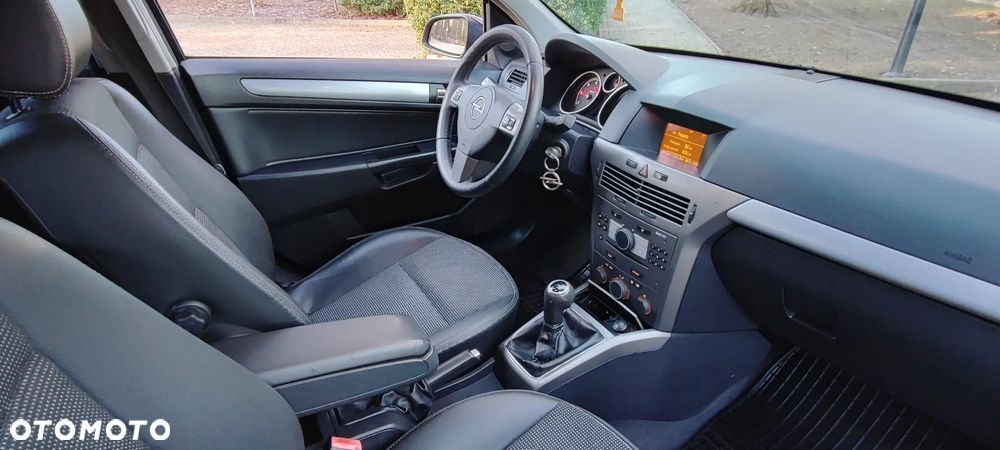 Opel Astra 1.7 CDTI Cosmo - 11